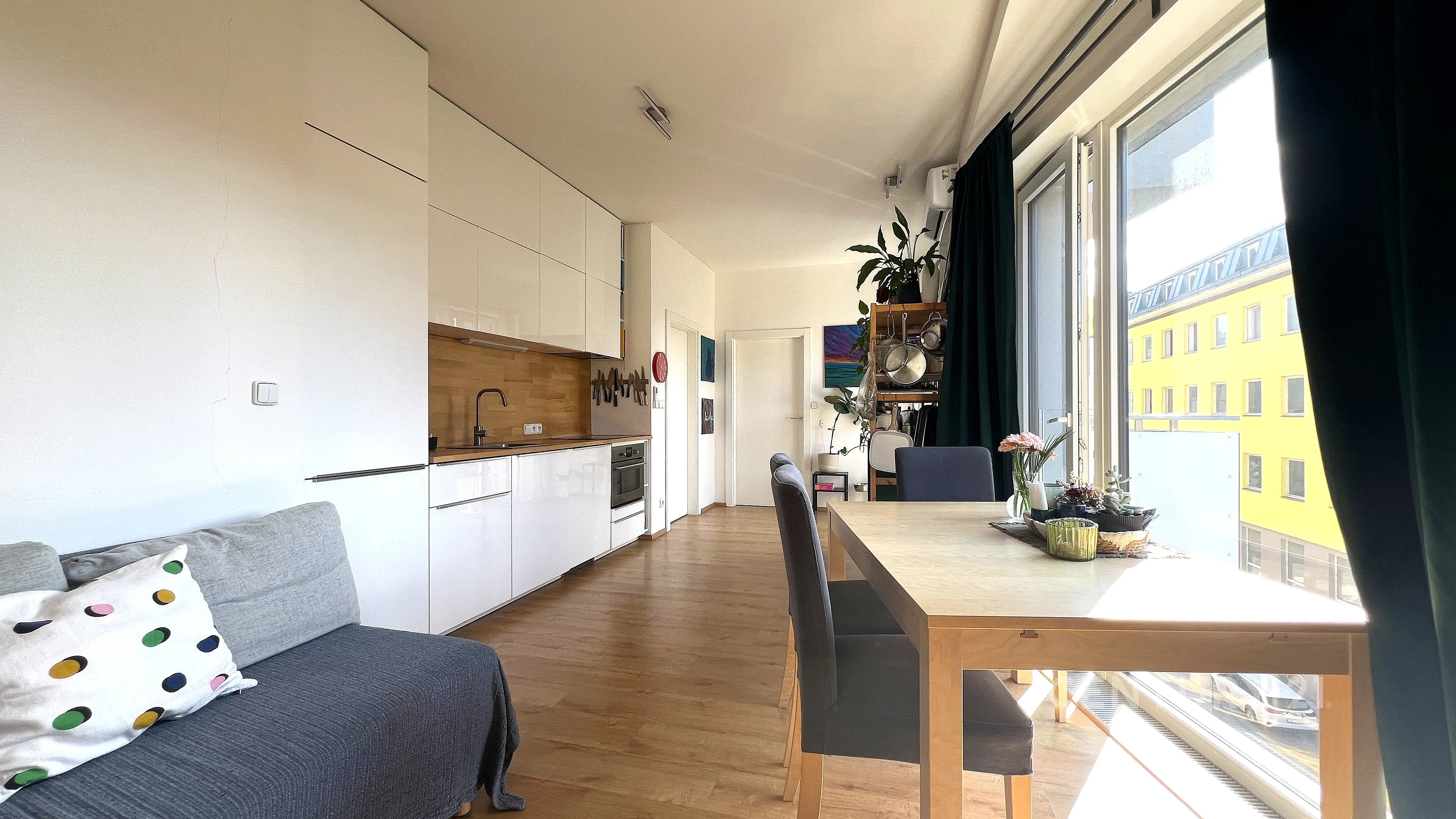 Pěkný byt 2+kk s terasou v Residenci Křenová