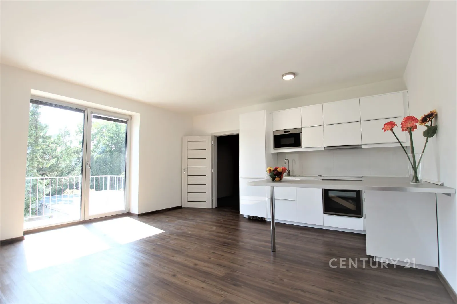 Krásný byt s balkonem k pronájmu