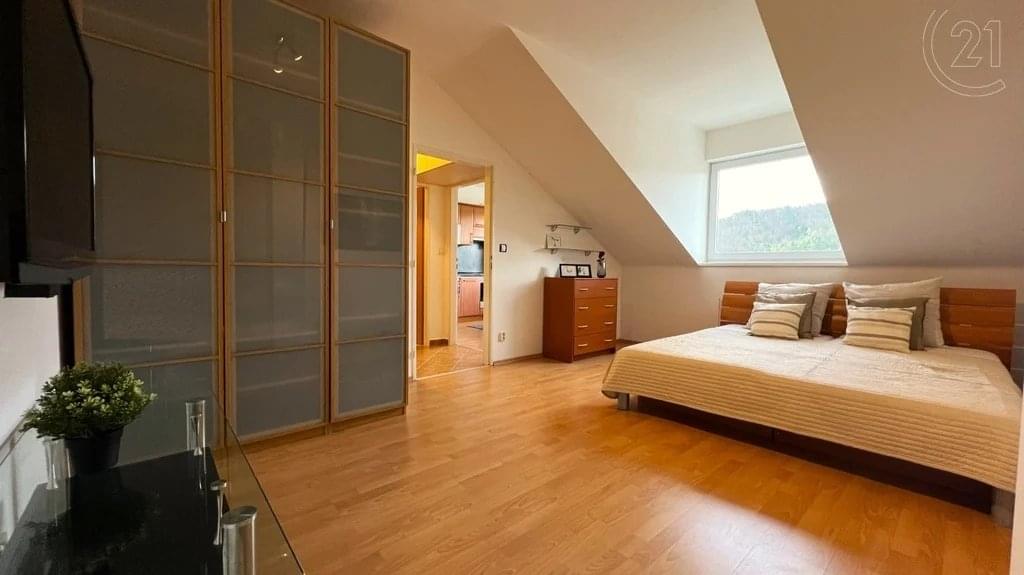 Pronájem zařízeného bytu 1+1 s terasou v Brně - Bystrci